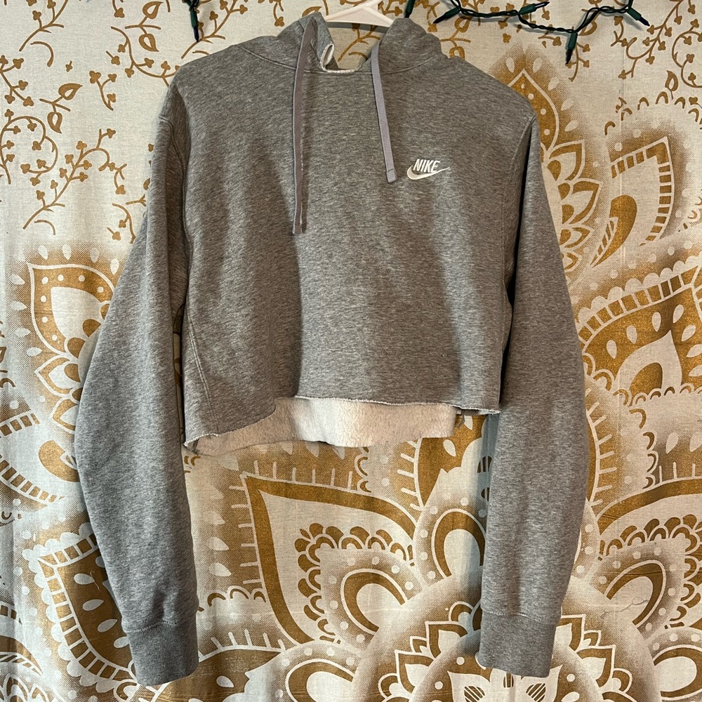Cropped Nike hoodie